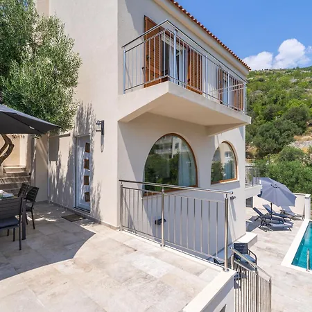 Osinium Villa