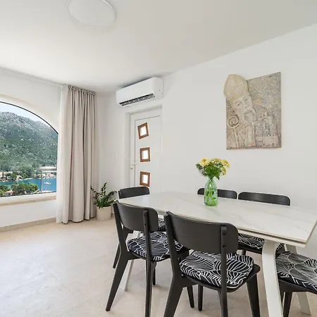 Osinium Villa *